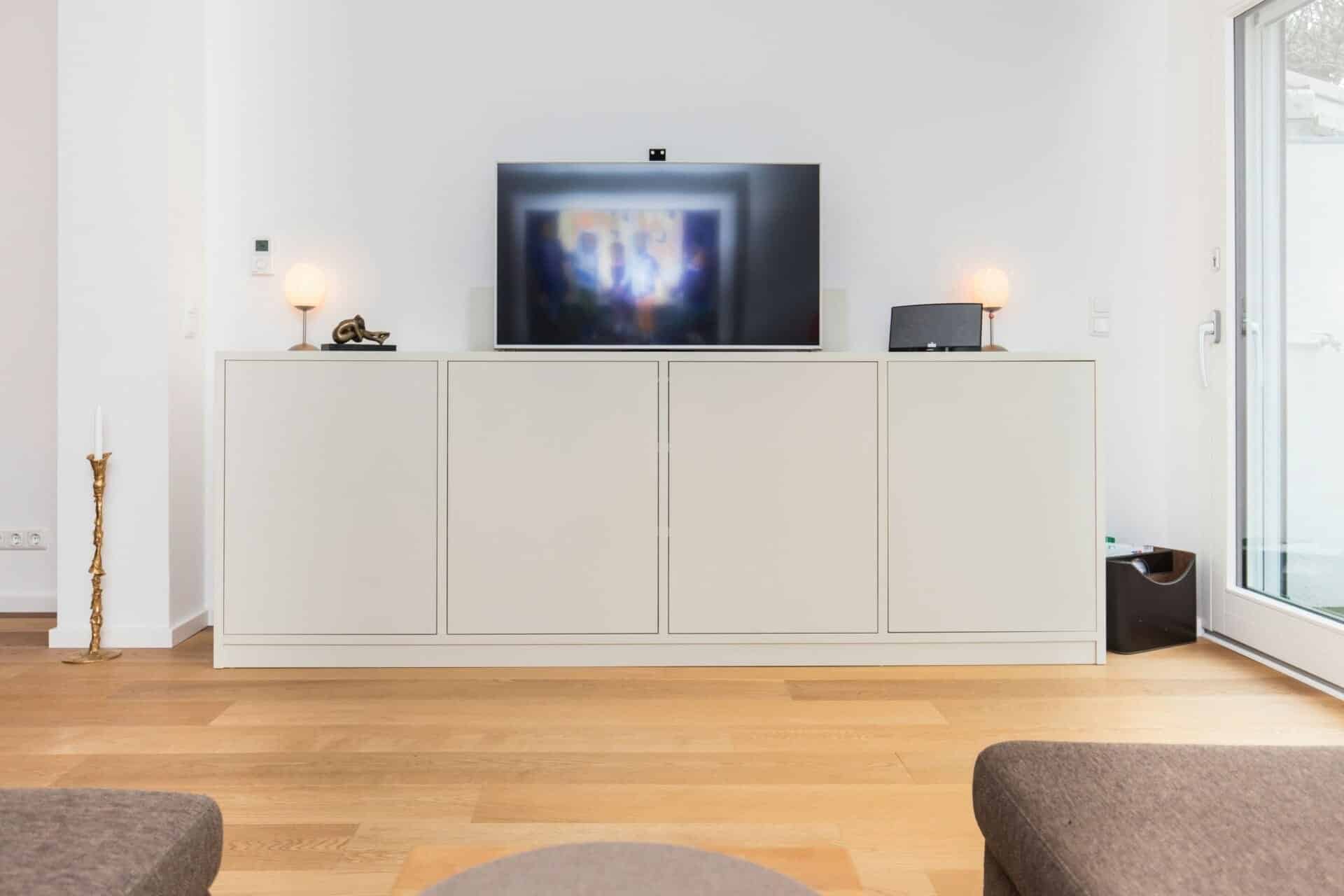 43 Sebab Kenapa Epoxy Flooring Adalah Game-Changer Untuk Lantai Rumah Anda! 🏠✨ 8 rumahhq kontraktor bina ubahsuai rumah unsplash7 24