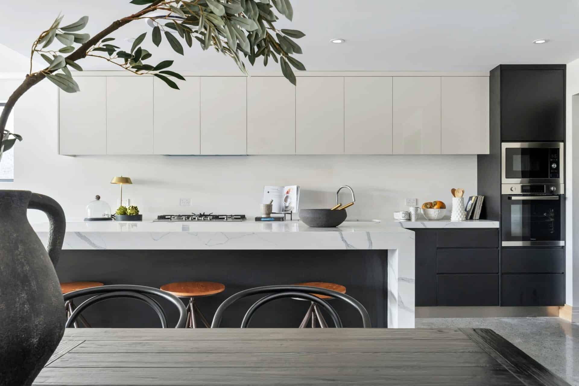 Rahsia Dapur Impian Anda: Kos Ubah Suai Dapur Tak Mahal Seperti Yang Anda Sangka! 8 Tips Menjimatkan! 5 rumahhq kontraktor bina ubahsuai rumah unsplash9 19