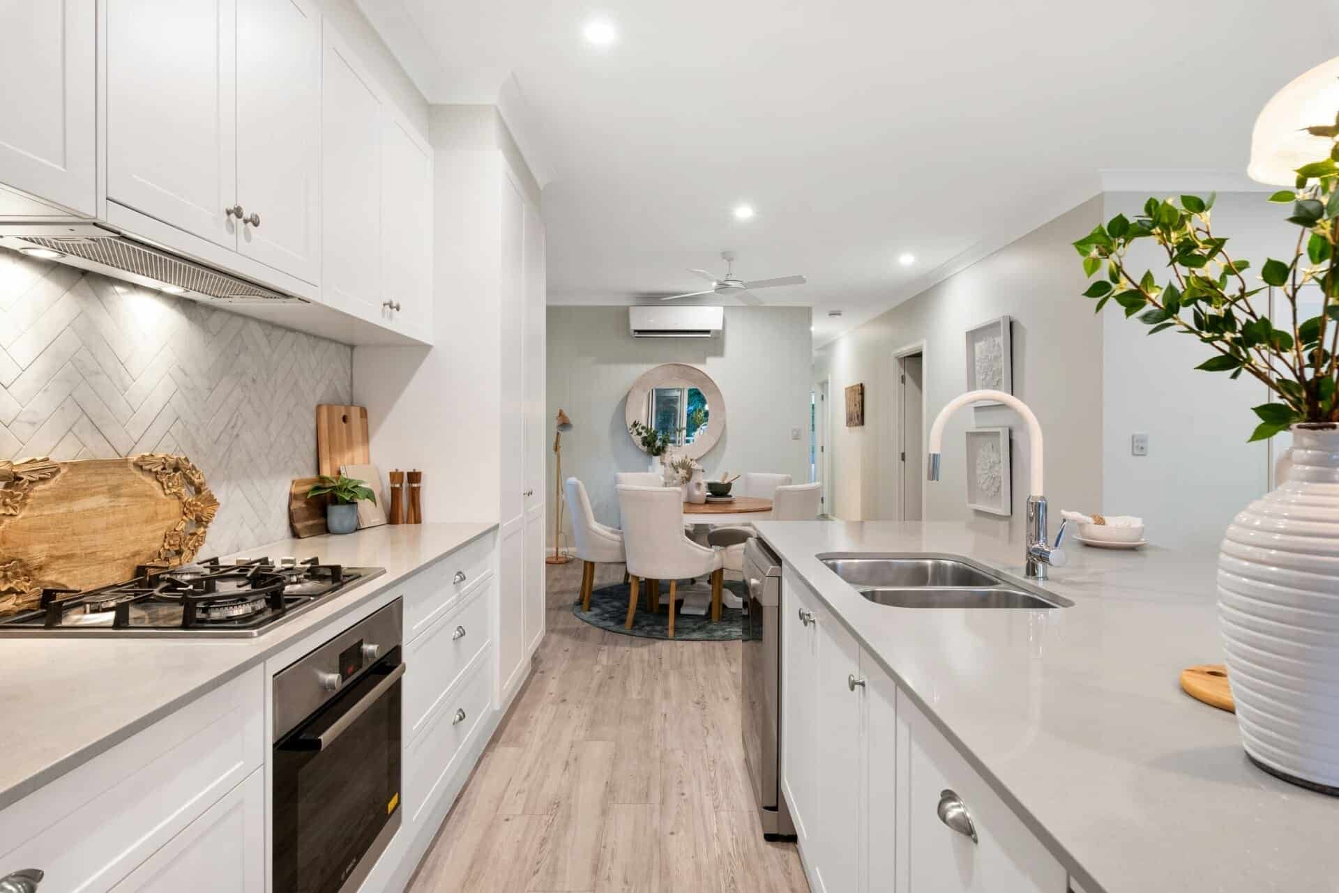 Rahsia Dapur Impian Anda: Kos Ubah Suai Dapur Tak Mahal Seperti Yang Anda Sangka! 8 Tips Menjimatkan! 6 rumahhq kontraktor bina ubahsuai rumah unsplash9 20