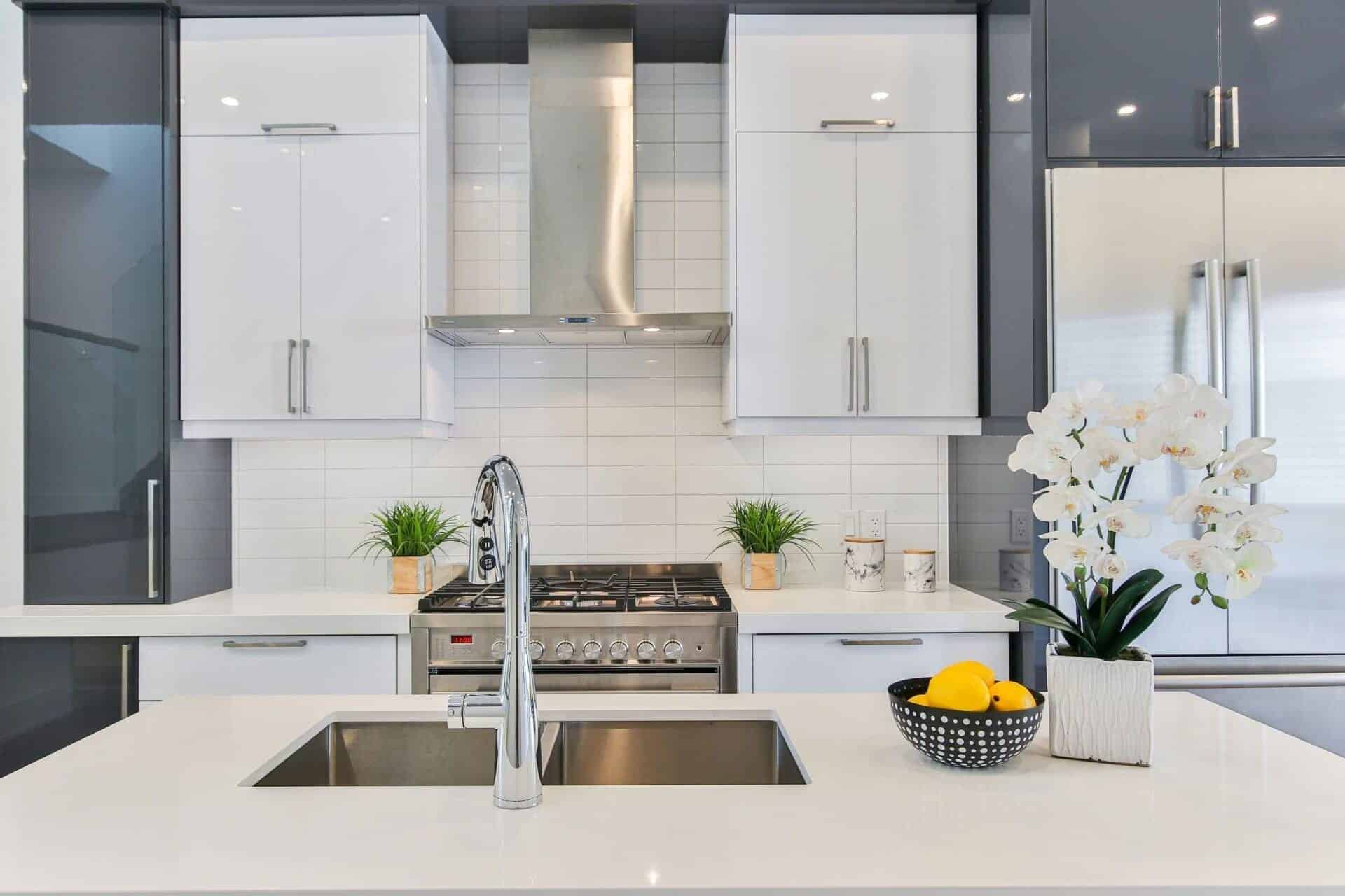 15 Idea Transformasi Balkoni Rumah Teres Yang Akan Buat Jiran Anda Cemburu! 8 Tangga Rumah Korang Dah Lama? Jom Belajar Cara Nak Tukar!